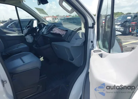 2017 Ford Transit-250 z USA, uszkodzony, nr VIN 1FTYR1ZM4HKA21258